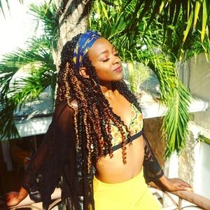 Meet your Posher, Jeanelle